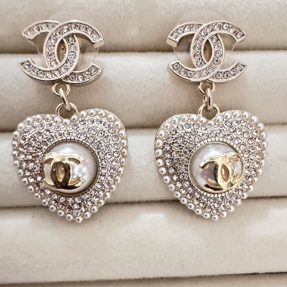 Chanel Gold CC Heart Drop Earrings - Picture 4 of 7